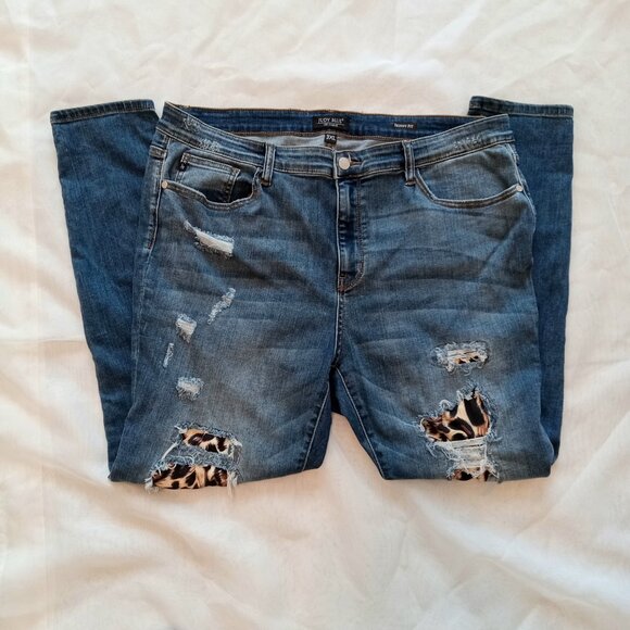 Judy Blue Los Angeles Distressed Grunge Y2K Leopard Print Accents Jeans - Picture 1 of 9
